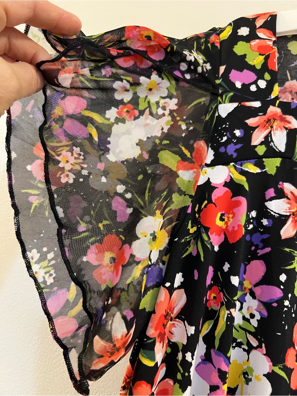 Adele & May floral shirt  Stretchy - Picture 7 of 9